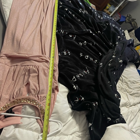 Formal dress - Picture 7 of 7